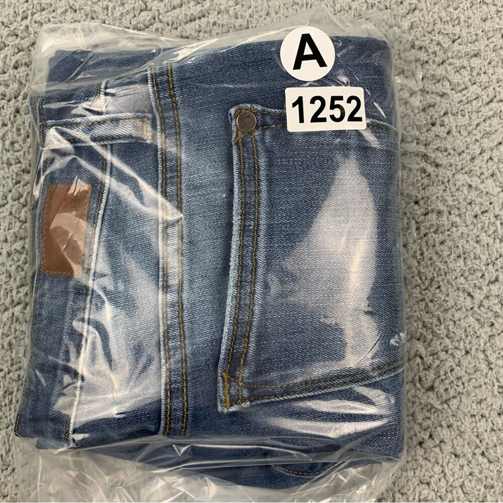 Judy Blue Women's Relaxed Fit Distressed Denim Jeans Style JB8271DK Size: 5/27 - Picture 15 of 15